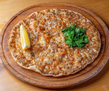 Ayvalı Lahmacun