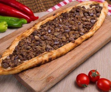 Kavurmalı Pide
